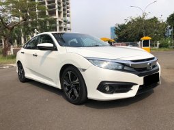 Honda Civic ES 2018 Putih 1