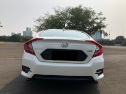 Honda Civic ES 2018 Putih 6
