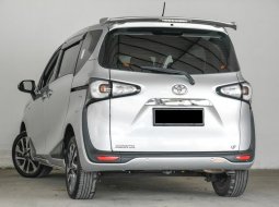 Toyota Sienta V 2017 MPV 4