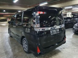 DKI Jakarta, Toyota Voxy 2018 kondisi terawat 1