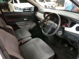 Jual Daihatsu Sigra R 2020 harga murah di Jawa Timur 3