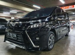 DKI Jakarta, Toyota Voxy 2018 kondisi terawat 14