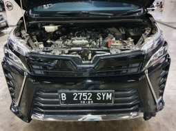 DKI Jakarta, Toyota Voxy 2018 kondisi terawat 16