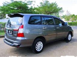 Jual mobil Toyota Kijang Innova E 2015 bekas, Jawa Timur 7