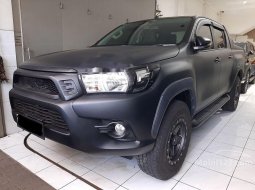 Jawa Barat, Toyota Hilux V 2020 kondisi terawat 7