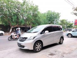 Jual mobil bekas murah Honda Freed 1.5 2011 di Jawa Timur 7