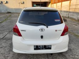 Toyota Yaris S Limited 2009 Putih 7