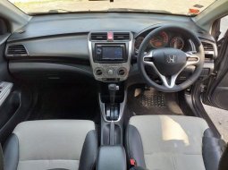 Mobil Honda City 2010 E dijual, Jawa Timur 14