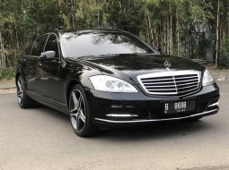 Mercedes Benz S300 AT 2008 Hitam 2