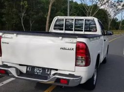 Toyota Hilux 1.6 Manual 2018 Putih 4