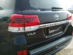 DKI Jakarta, Toyota Land Cruiser VX-R 2018 kondisi terawat 1