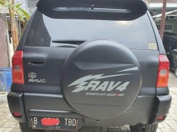 Mobil Toyota RAV4 2002 terbaik di DKI Jakarta 7
