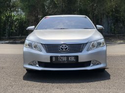 Toyota Camry V AT 2013 SILVER 1