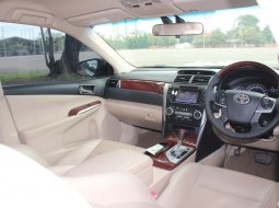 Toyota Camry 2.5 V 2013 Silver 9