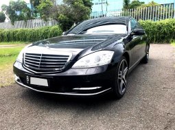 Mercedes-Benz S-Class 300 2008 Hitam 4