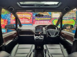 Mobil Toyota Voxy 2018 dijual, Banten 7