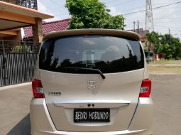 Jual mobil Honda Freed 2013 Murah 3