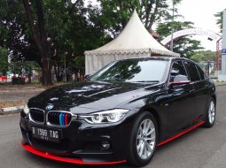 BMW 320i SPORT AT HITAM 2017 2