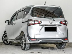 Toyota Sienta Q 2017 2