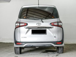 Toyota Sienta Q 2017 3