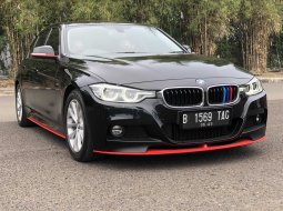 BMW 320i AT HITAM SPORT 2017 4