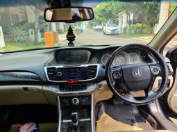 Honda Accord VTi-L 2013 Hitam 7