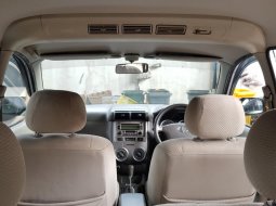 Toyota Avanza S A/T ( Matic ) 2011 Silver Tangan 1 dr Baru Good Condition 6