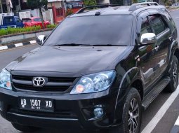 Toyota Fortuner 2.7 G AT 2005 Hitam Matic 1