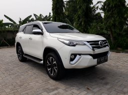 Toyota Fortuner Vrz 4x2 Diesel Automatic Tahun 2018 Warna Putih 2