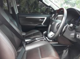 Toyota Fortuner Vrz 4x2 Diesel Automatic Tahun 2018 Warna Putih 9