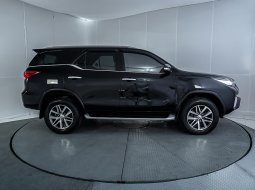 Toyota Fortuner 2.4 VRZ AT 2017 Hitam 6