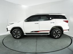 Toyota Fortuner 2.4 VRZ TRD AT 2018 Putih 3