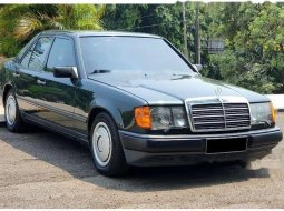 Mercedes-Benz 300E 1989 DKI Jakarta dijual dengan harga termurah 11