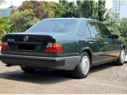 Mercedes-Benz 300E 1989 DKI Jakarta dijual dengan harga termurah 9