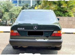 Mercedes-Benz 300E 1989 DKI Jakarta dijual dengan harga termurah 7