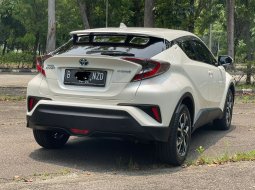 Toyota C-HR HYBIRD 2019 Putih 5