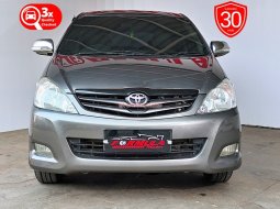 Toyota Innova G 2.0 M/T 2009 1