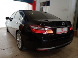 Honda New Accord 2.4 VTiL AT 2017 Hitam Km Rendah Antik 7