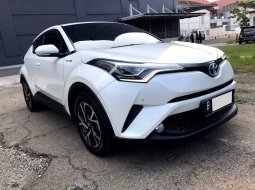 Toyota C-HR 1.8L HYBRID AT 2019 Putih 3