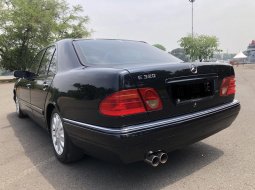 Mercedes-Benz E-Class E 320 1997 Hitam 4