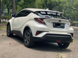 Toyota C-HR Hybird 2019 Putih 6