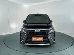 Toyota Voxy 2.0 AT 2018 Hitam 2