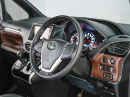 Toyota Voxy CVT 2019 4