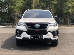 Toyota Fortuner VRZ TRD 2020 Putih 2