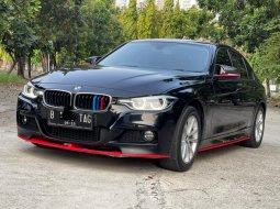 BMW 320i Sport 2017 Hitam 2