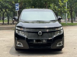 Nissan Elgrand Highway Star 2011 Hitam 2