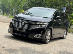 Nissan Elgrand Highway Star 2011 Hitam 3