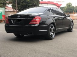 Mercedes-Benz S 300 2008 Hitam 3