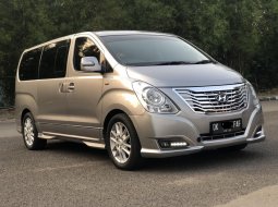 Hyundai H-1 XG 2016 Silver 1