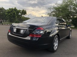 Mercedes-Benz S-Class S 300 L 2007 Hitam 4